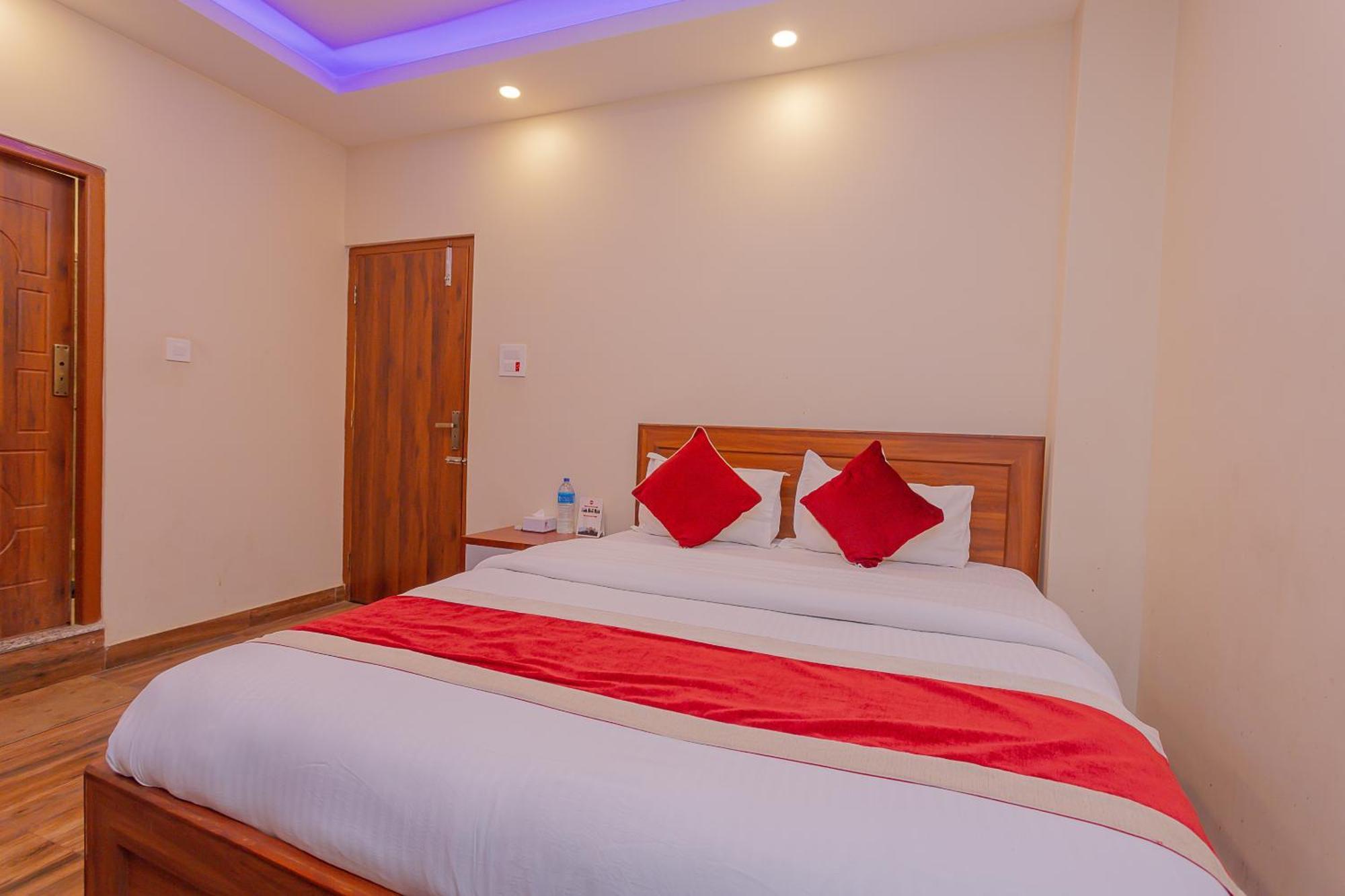 Oyo 799 Hotel Tik Tok Pvt Ltd. กาฐมาณฑุ ภายนอก รูปภาพ