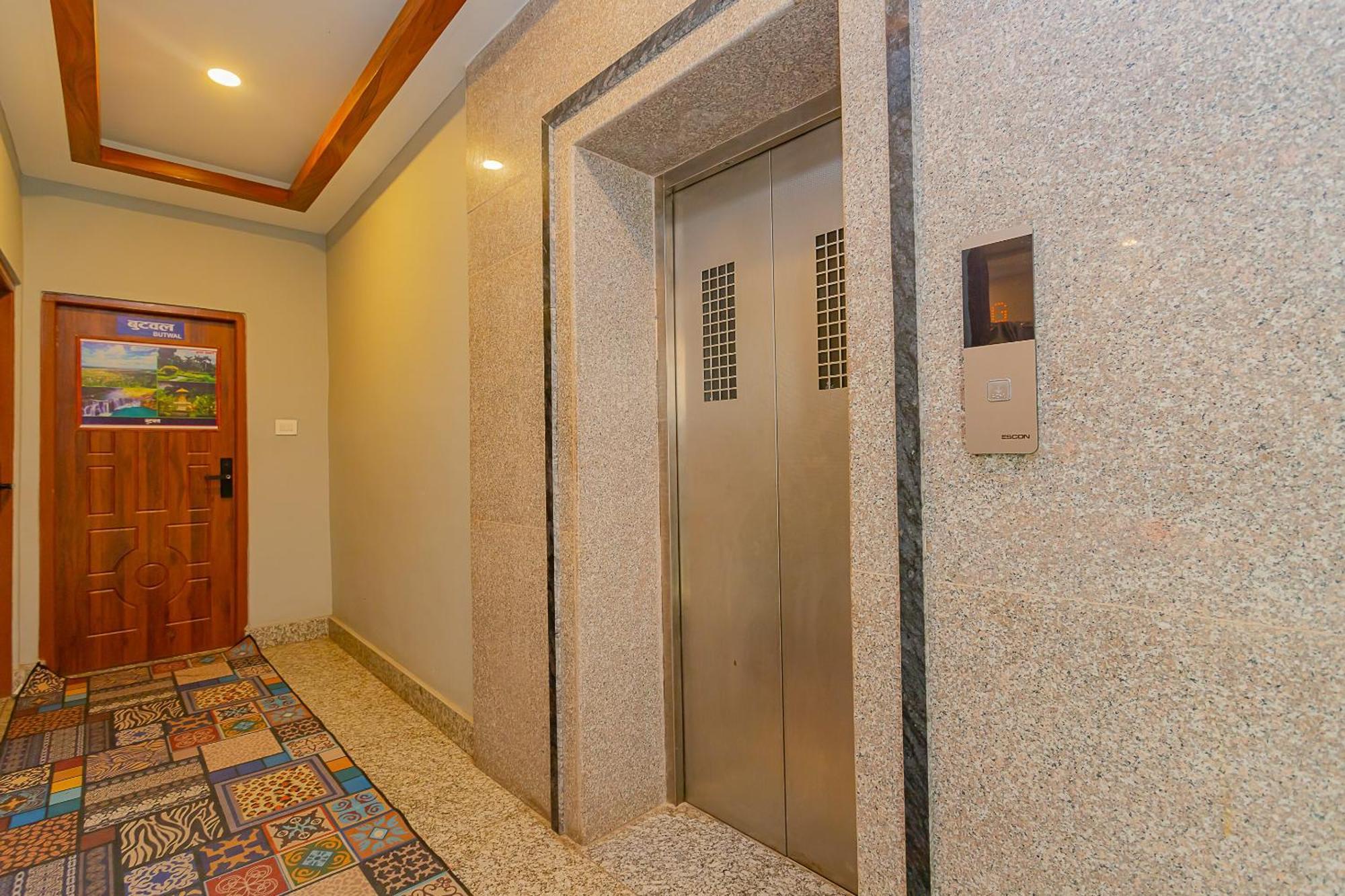 Oyo 799 Hotel Tik Tok Pvt Ltd. กาฐมาณฑุ ภายนอก รูปภาพ