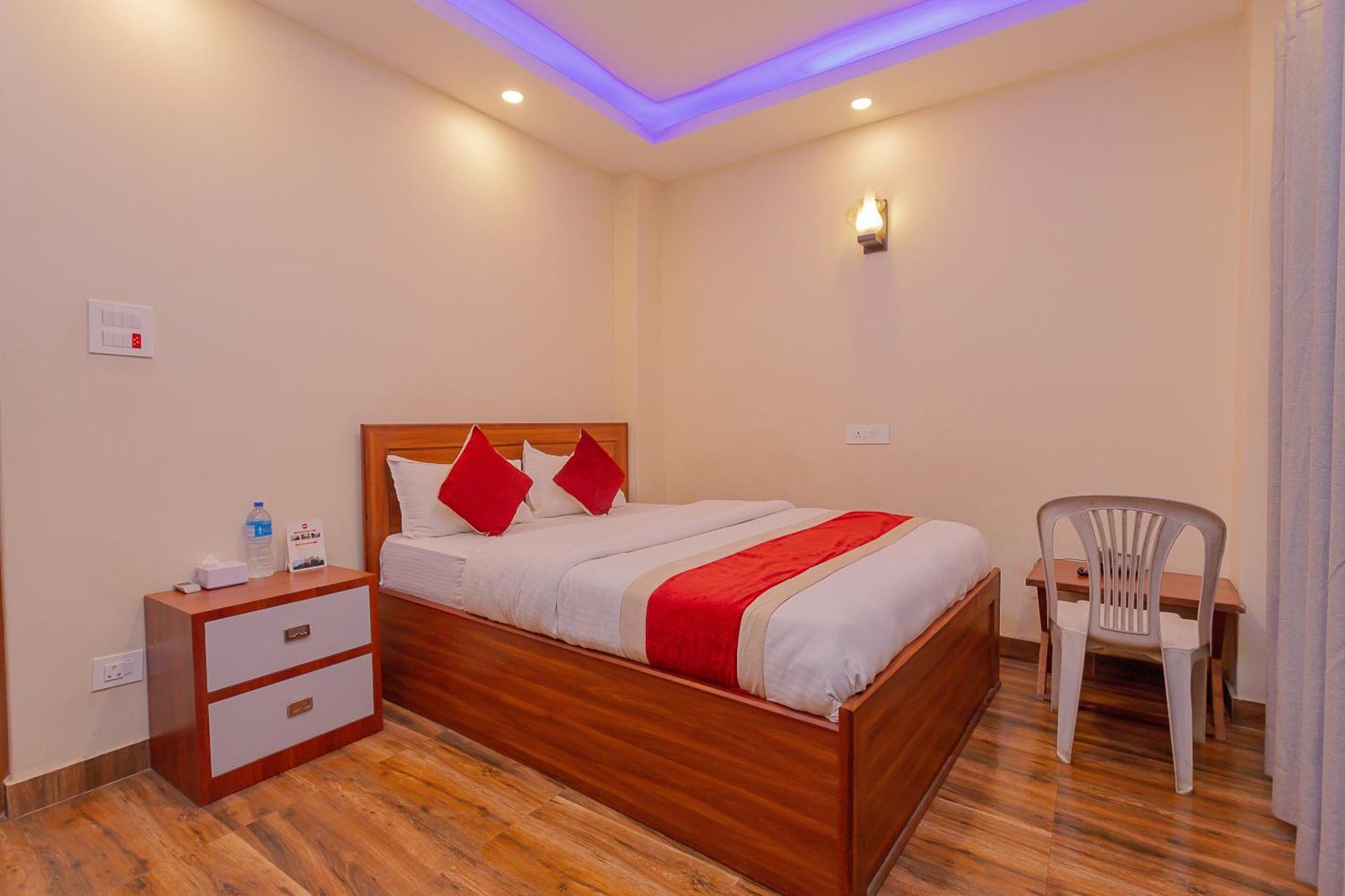 Oyo 799 Hotel Tik Tok Pvt Ltd. กาฐมาณฑุ ภายนอก รูปภาพ