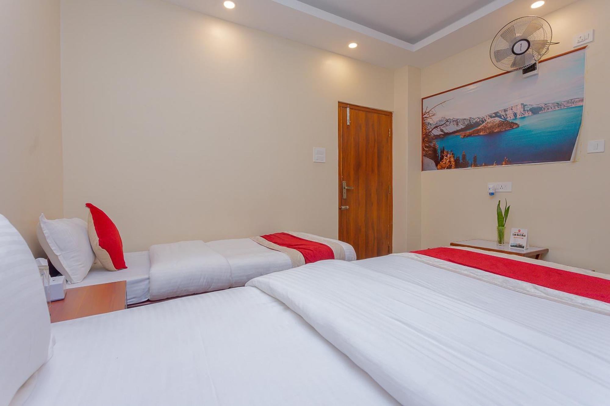 Oyo 799 Hotel Tik Tok Pvt Ltd. กาฐมาณฑุ ภายนอก รูปภาพ