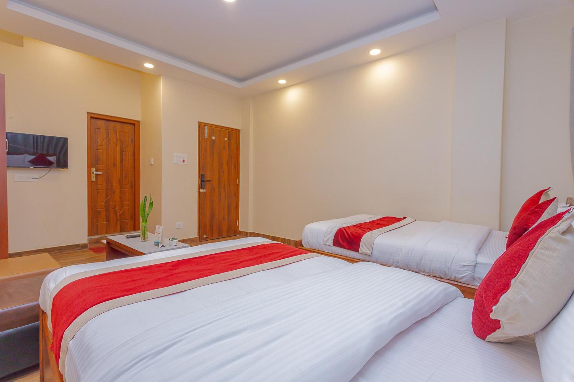 Oyo 799 Hotel Tik Tok Pvt Ltd. กาฐมาณฑุ ภายนอก รูปภาพ
