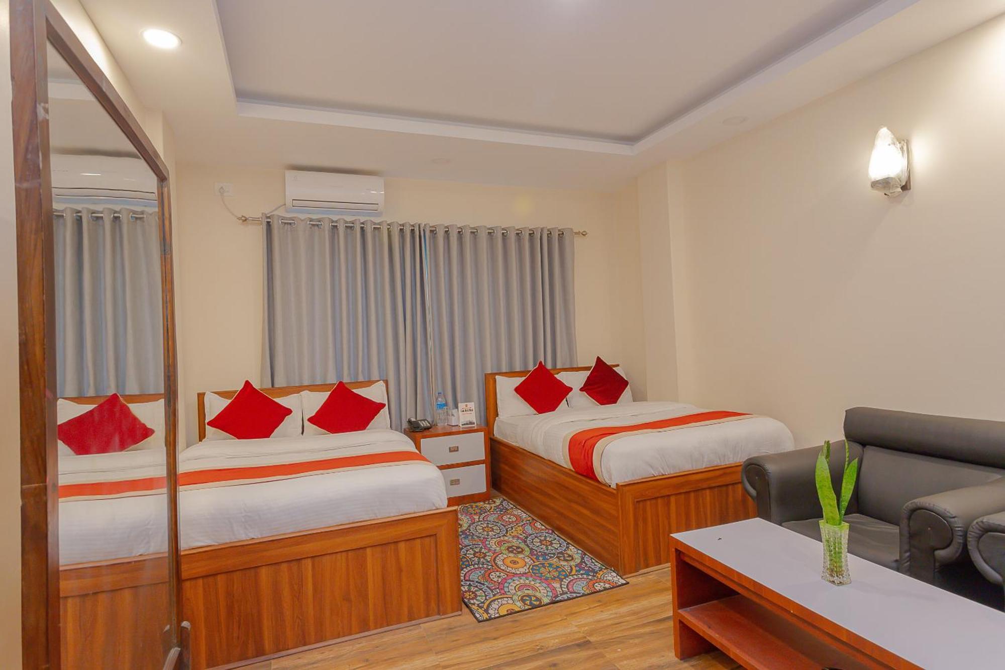 Oyo 799 Hotel Tik Tok Pvt Ltd. กาฐมาณฑุ ภายนอก รูปภาพ