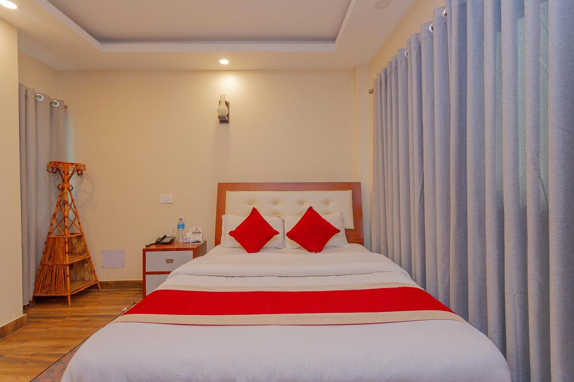 Oyo 799 Hotel Tik Tok Pvt Ltd. กาฐมาณฑุ ภายนอก รูปภาพ