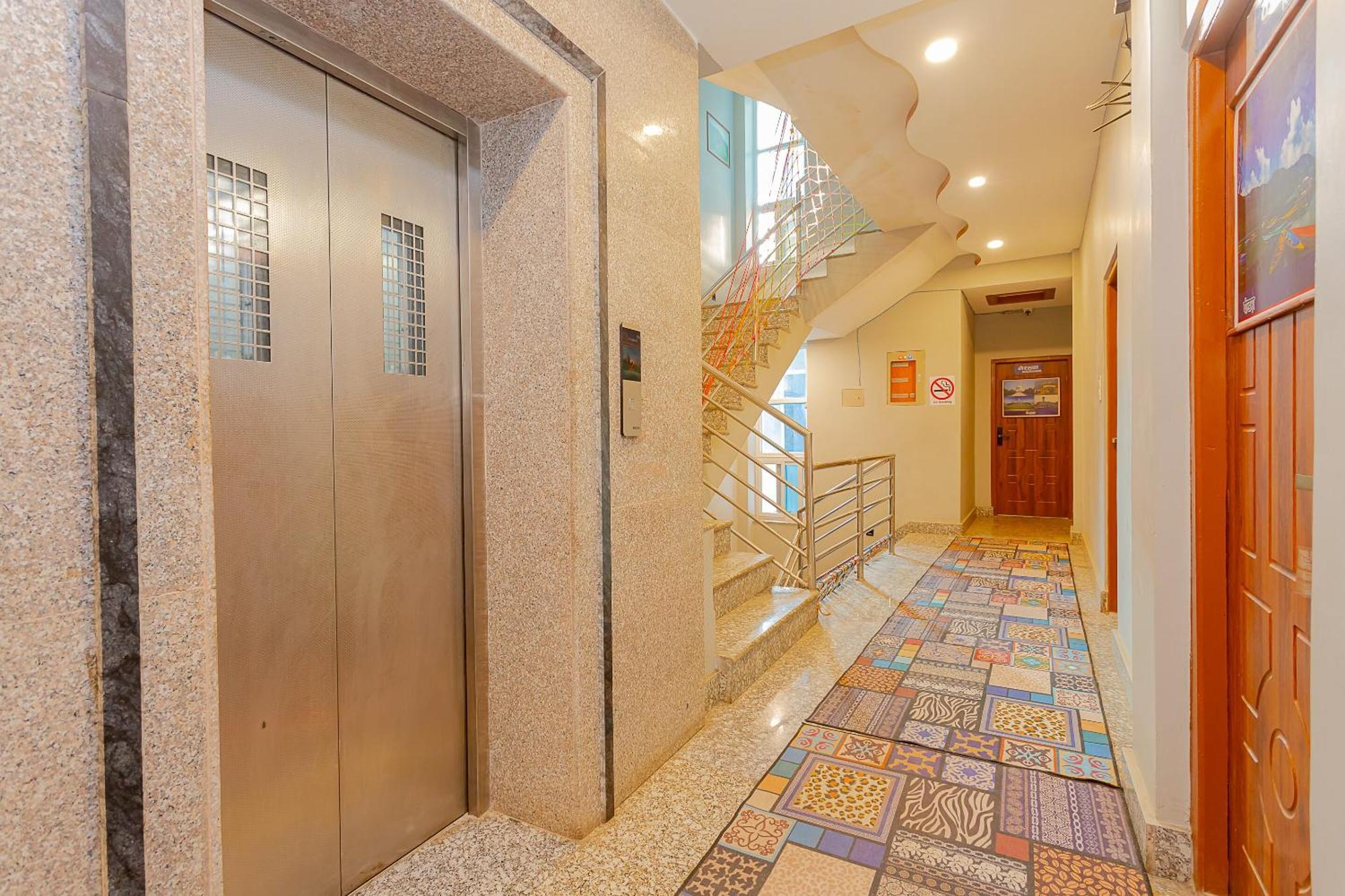 Oyo 799 Hotel Tik Tok Pvt Ltd. กาฐมาณฑุ ภายนอก รูปภาพ