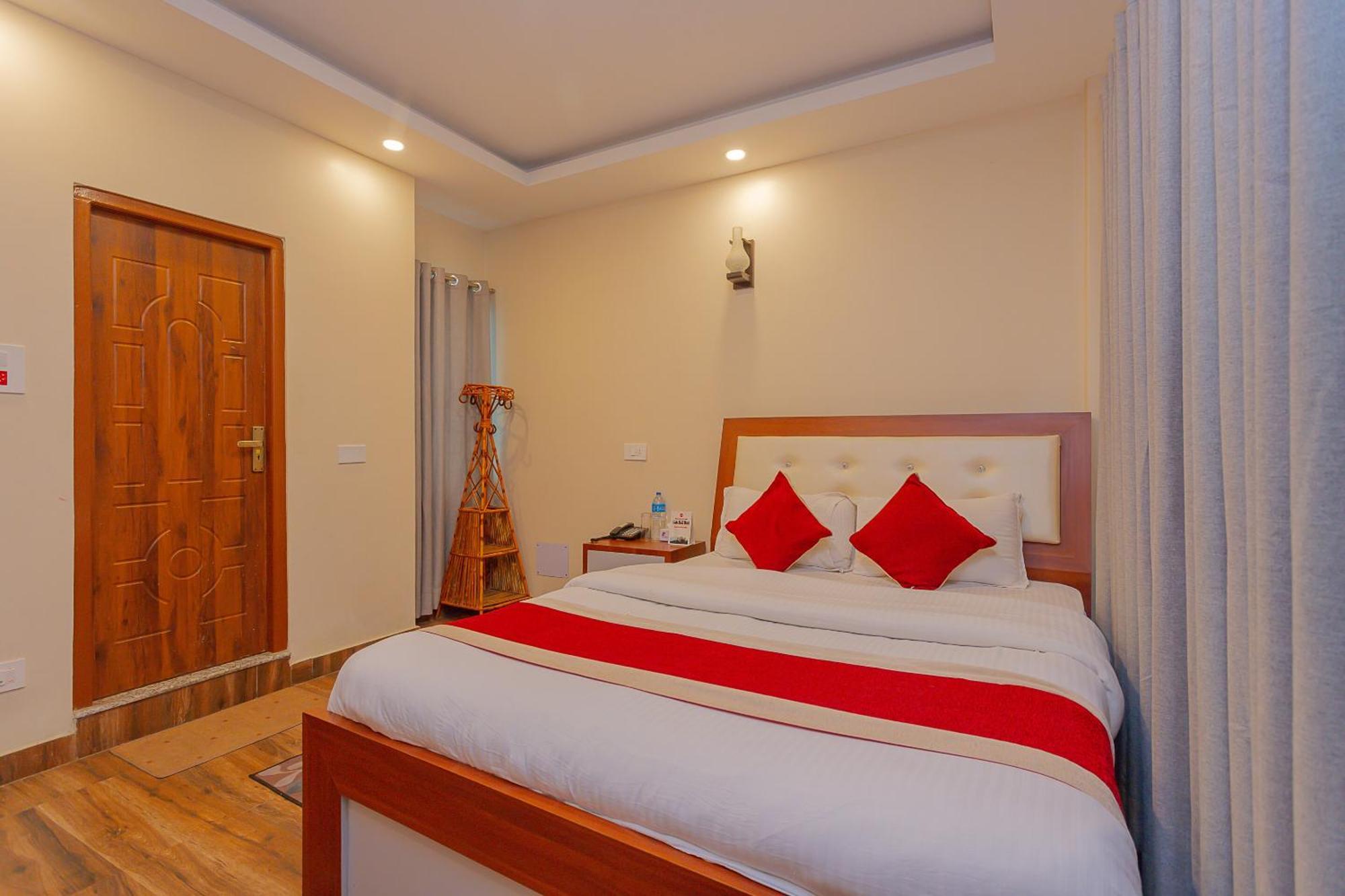 Oyo 799 Hotel Tik Tok Pvt Ltd. กาฐมาณฑุ ภายนอก รูปภาพ