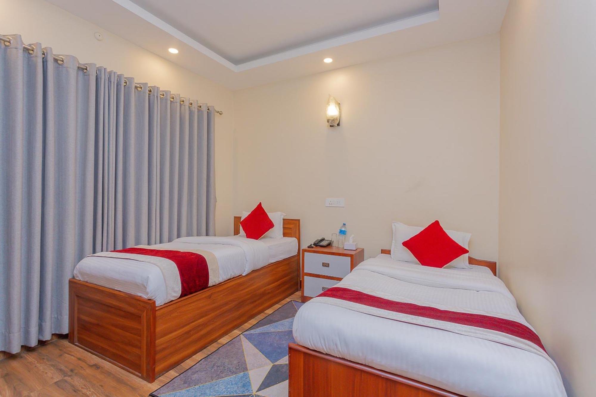 Oyo 799 Hotel Tik Tok Pvt Ltd. กาฐมาณฑุ ภายนอก รูปภาพ